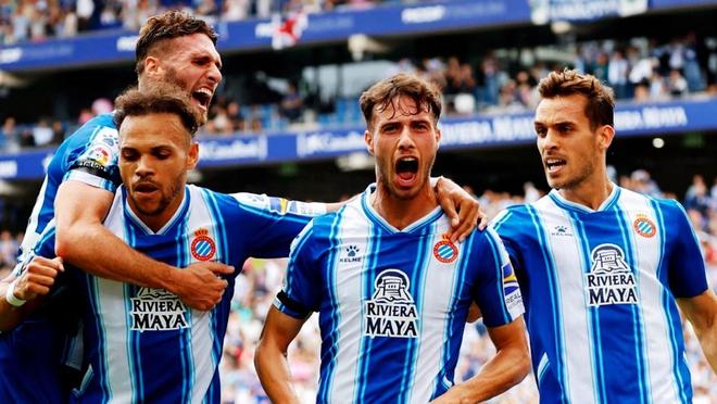 埃贝尔：我们还在与于帕进行续约谈判；诺伊尔应该去踢世界杯（埃贝尔：与于帕续约仍在推进；诺伊尔理应参加世界杯）