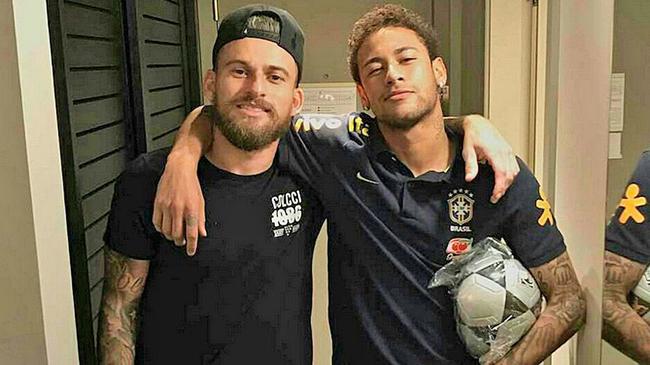 丹麦主帅：霍伊伦已完全恢复并准备就绪，此役目标直指世界杯（丹麦主帅：霍伊伦伤愈待命，此战剑指世界杯）