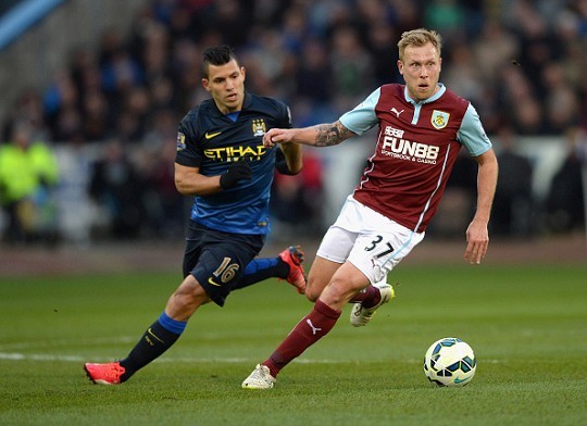 博主：国足选帅名单已上报，竞争主要在邵佳一和李国旭间展开（博主称国足主帅候选名单已提交，邵佳一与李国旭成为主要竞争焦点）